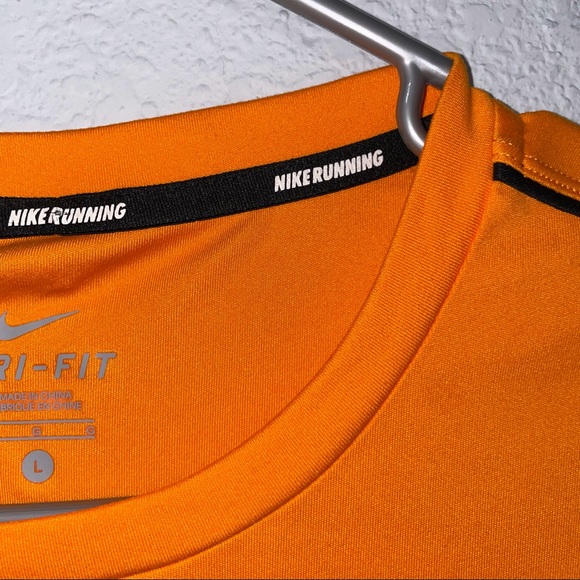 Nike Men’s Running Tee Size L - Picture 2 of 4